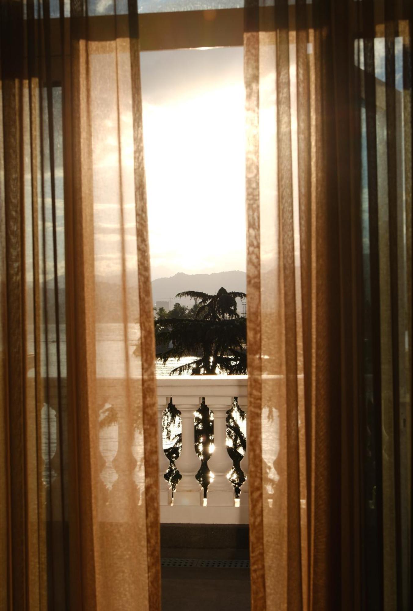 Le Port Boutique Apart Hotel Batumi Exterior foto