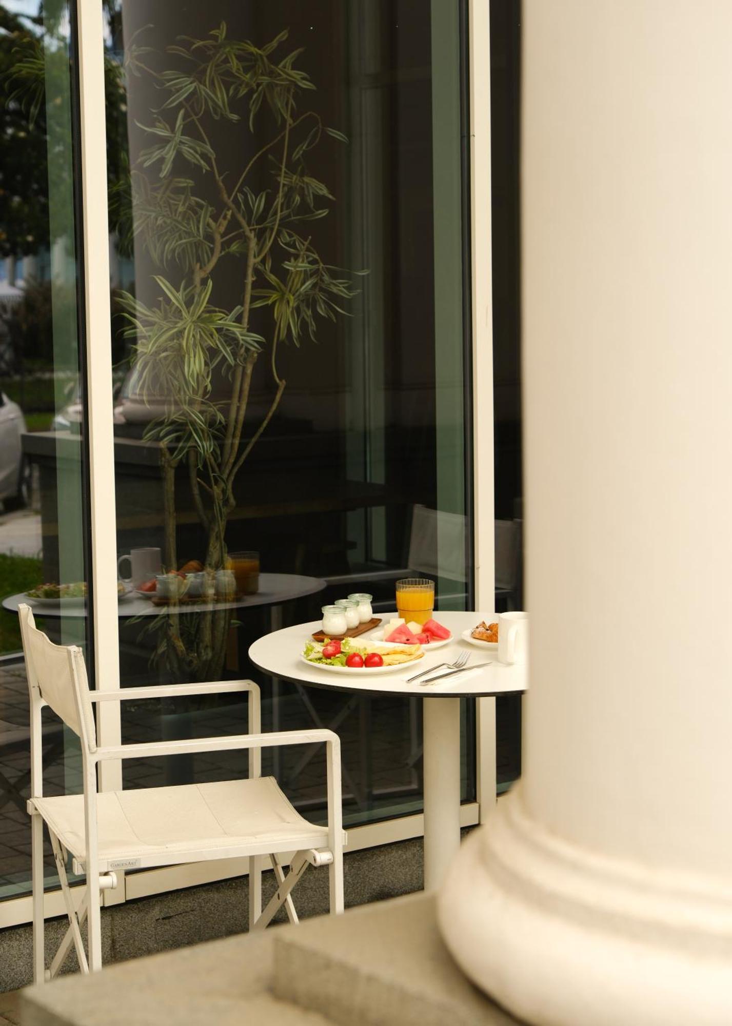 Le Port Boutique Apart Hotel Batumi Exterior foto